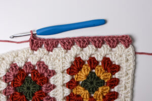 granny stitch border